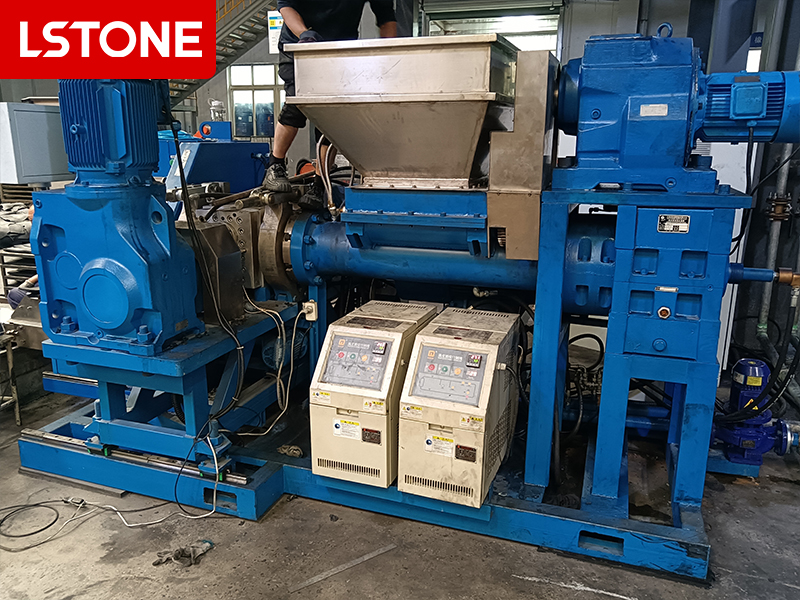 擠出模具油溫機(jī)生產(chǎn)廠家,工業(yè)溫控的精湛之選