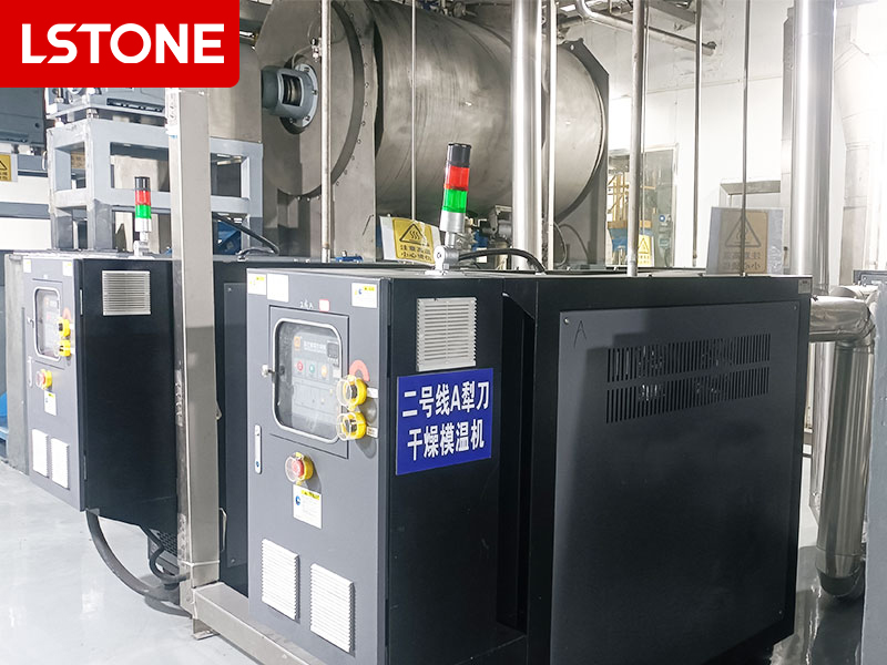 利用犁刀干燥機(jī)控溫油溫機(jī),制備高性能的鋰電正極材料